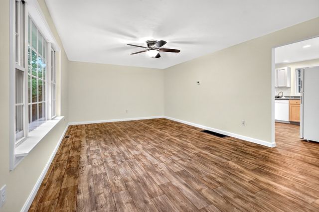 85 Steeple Chase Cir 3, Attleboro, MA 02703
