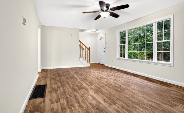 85 Steeple Chase Cir 3, Attleboro, MA 02703