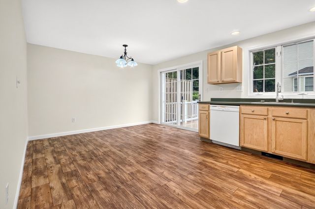 85 Steeple Chase Cir 3, Attleboro, MA 02703