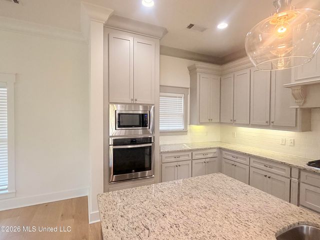 337 Bullock Circle, Richland, MS 39218