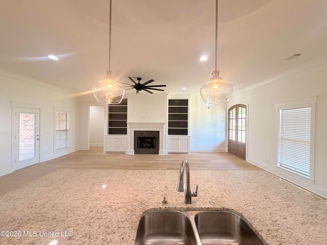337 Bullock Circle, Richland, MS 39218