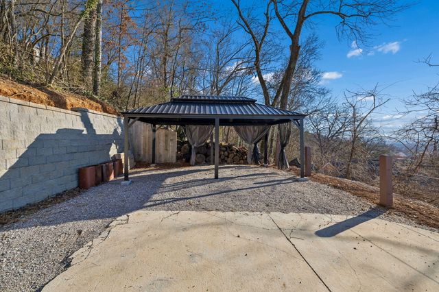 2904 Birds Mill Road, Chattanooga, TN 37404