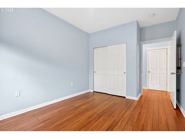 102 Ne CANVASBACK Way, Hillsboro, OR 97006