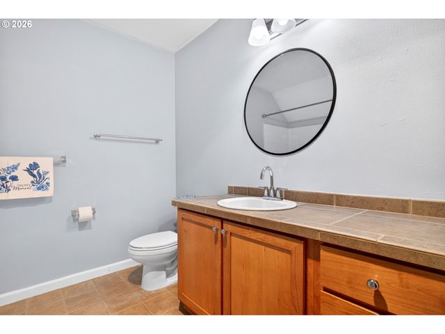 102 Ne CANVASBACK Way, Hillsboro, OR 97006