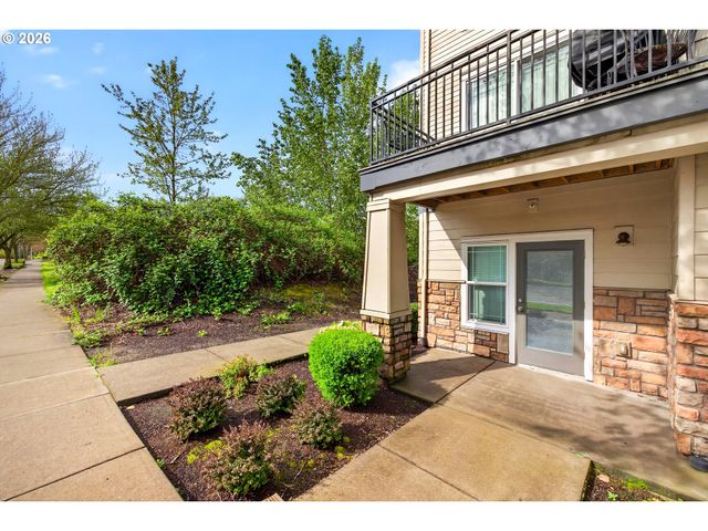 102 Ne CANVASBACK Way, Hillsboro, OR 97006