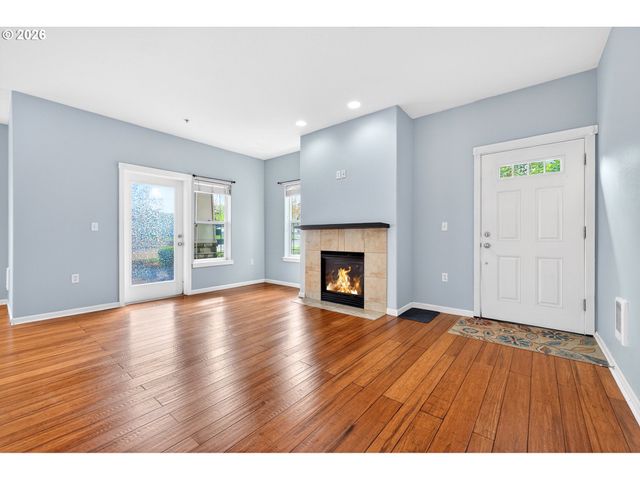 102 Ne CANVASBACK Way, Hillsboro, OR 97006