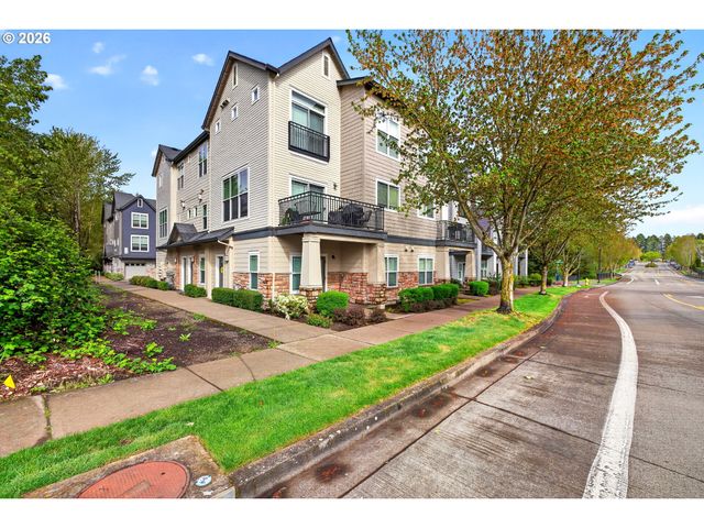 102 Ne CANVASBACK Way, Hillsboro, OR 97006