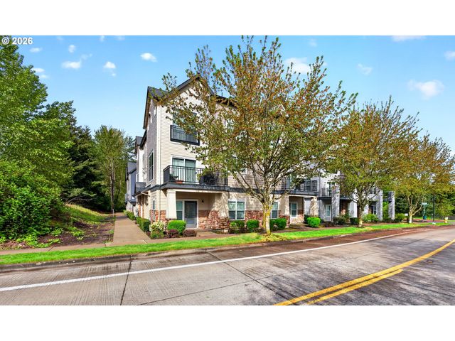 102 Ne CANVASBACK Way, Hillsboro, OR 97006