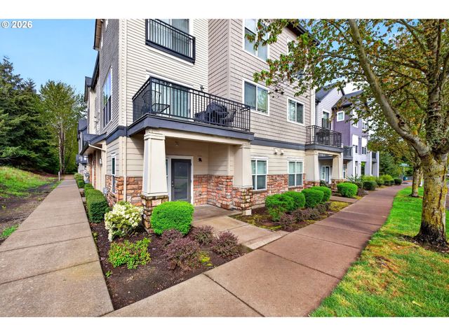 102 Ne CANVASBACK Way, Hillsboro, OR 97006