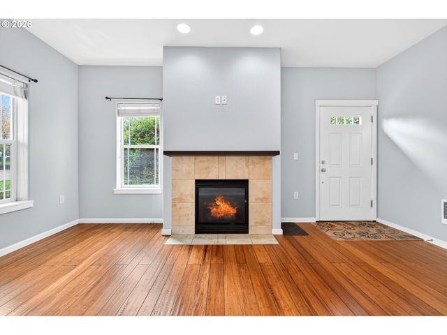 102 Ne CANVASBACK Way, Hillsboro, OR 97006