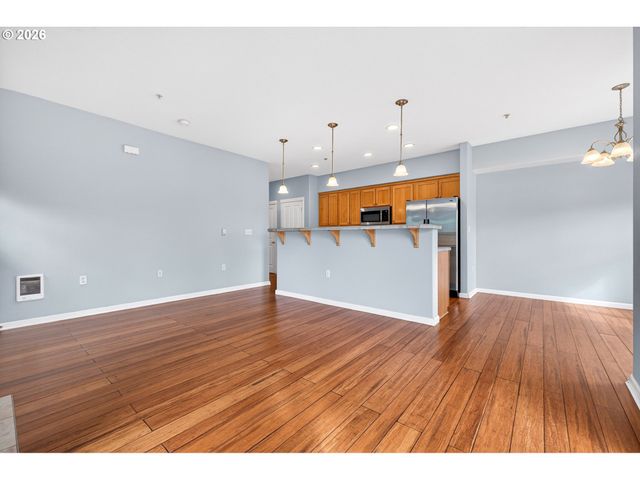 102 Ne CANVASBACK Way, Hillsboro, OR 97006