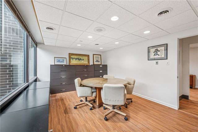 750 Washington Rd, Mt Lebanon, PA 15228