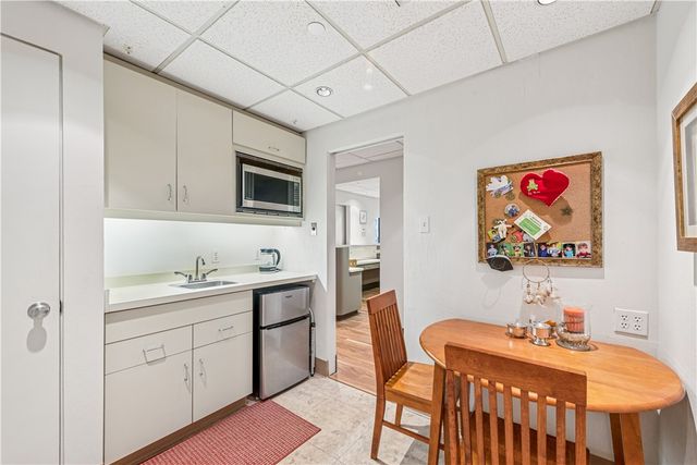 750 Washington Rd, Mt Lebanon, PA 15228