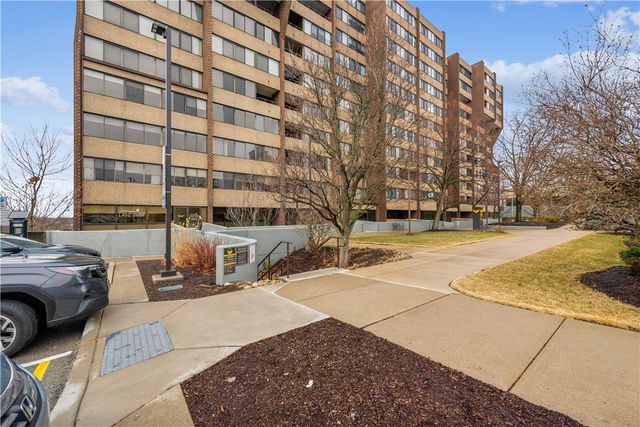 750 Washington Rd, Mt Lebanon, PA 15228