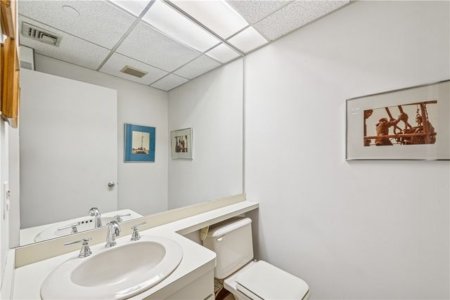 750 Washington Rd, Mt Lebanon, PA 15228