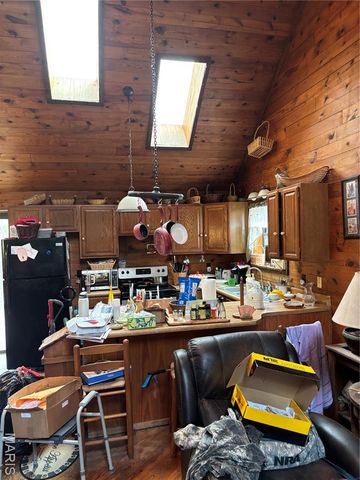 9740 Ridgecrest Drive, Hillsboro, MO 63050