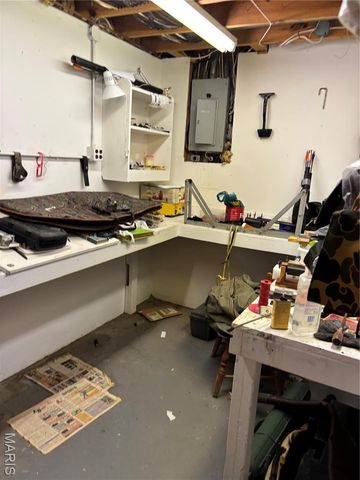 9740 Ridgecrest Drive, Hillsboro, MO 63050