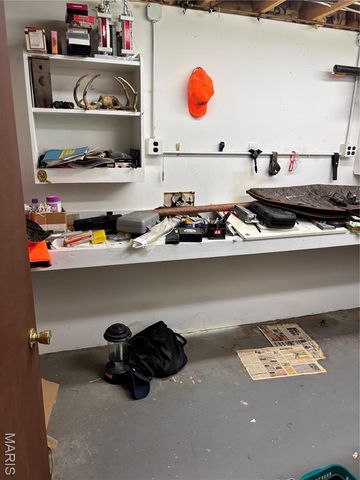 9740 Ridgecrest Drive, Hillsboro, MO 63050