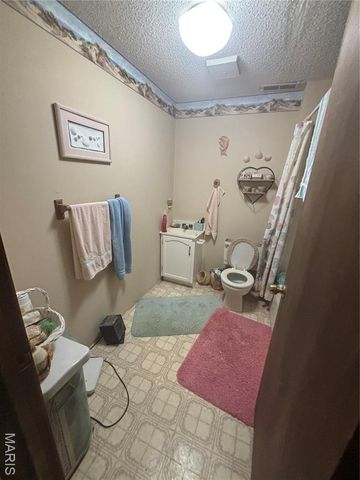 9740 Ridgecrest Drive, Hillsboro, MO 63050