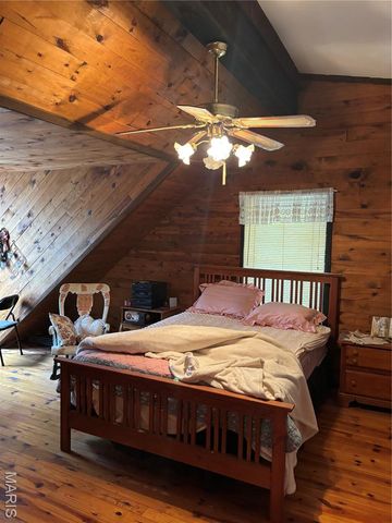 9740 Ridgecrest Drive, Hillsboro, MO 63050