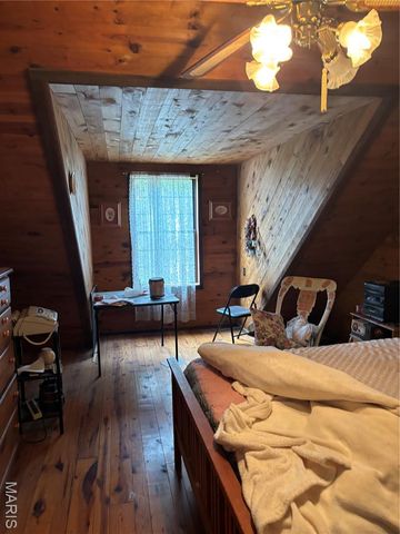 9740 Ridgecrest Drive, Hillsboro, MO 63050