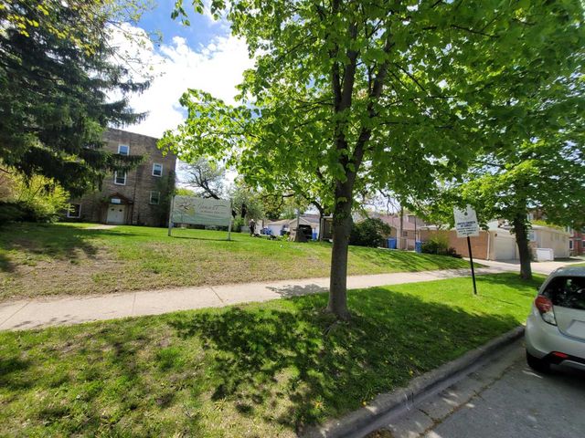 6333 W Cornelia Avenue, Chicago, IL 60634