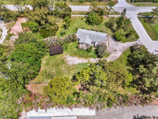 5209 Coconut Boulevard, The Acreage, FL 33411