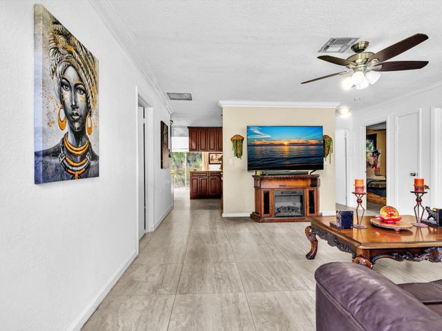 5209 Coconut Boulevard, The Acreage, FL 33411