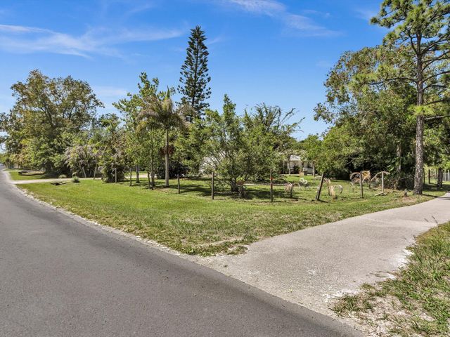 5209 Coconut Boulevard, The Acreage, FL 33411