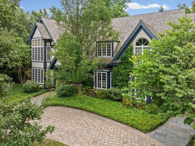 3 Old Hunt Road, Northfield, IL 60093