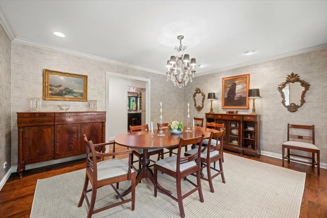 3 Old Hunt Road, Northfield, IL 60093