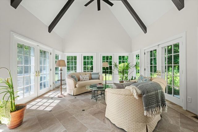 3 Old Hunt Road, Northfield, IL 60093
