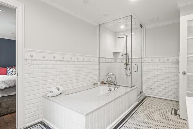 3 Old Hunt Road, Northfield, IL 60093