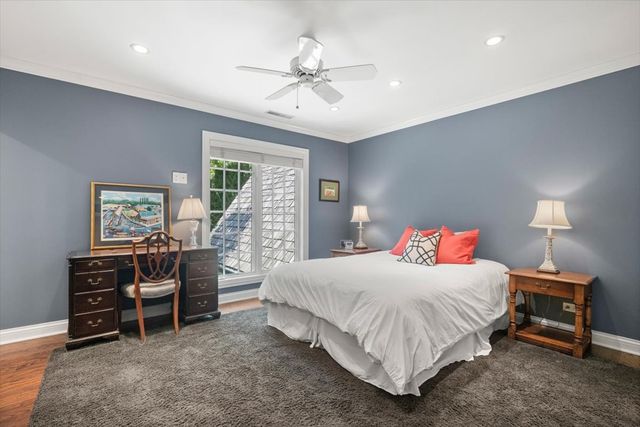 3 Old Hunt Road, Northfield, IL 60093