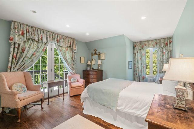 3 Old Hunt Road, Northfield, IL 60093