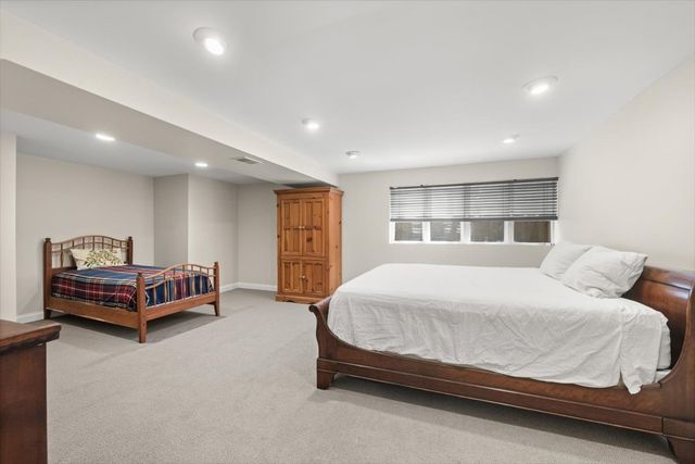 3 Old Hunt Road, Northfield, IL 60093