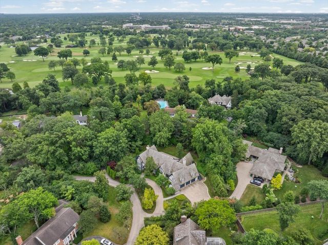 3 Old Hunt Road, Northfield, IL 60093