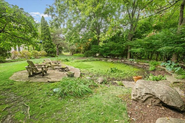 3 Old Hunt Road, Northfield, IL 60093