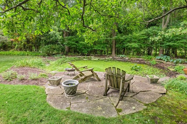 3 Old Hunt Road, Northfield, IL 60093