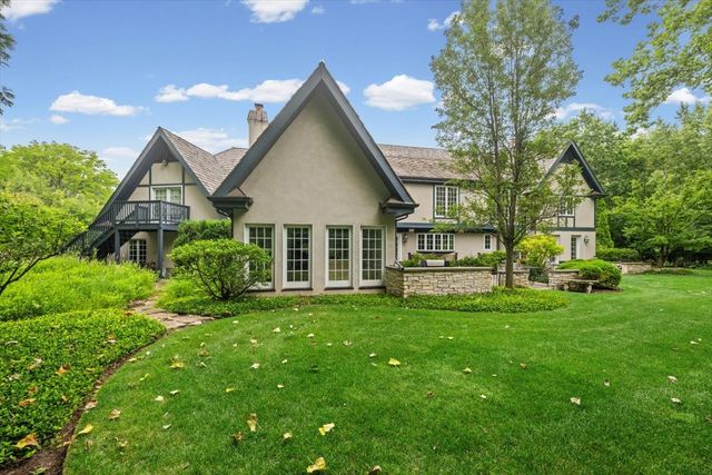 3 Old Hunt Road, Northfield, IL 60093