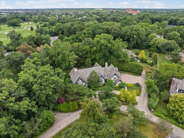 3 Old Hunt Road, Northfield, IL 60093