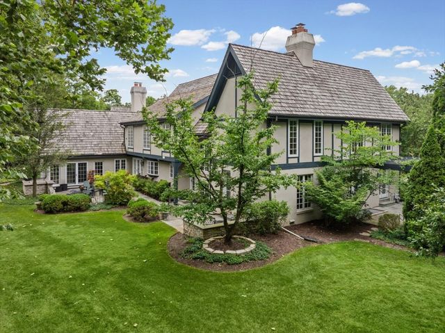 3 Old Hunt Road, Northfield, IL 60093
