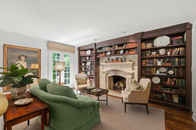 3 Old Hunt Road, Northfield, IL 60093
