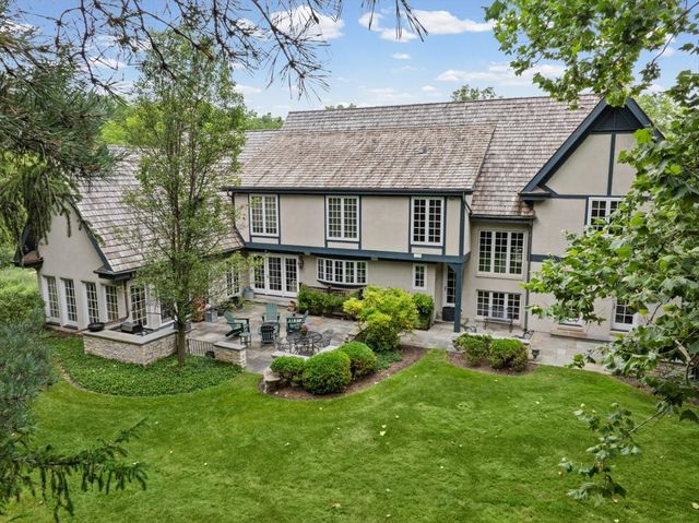 3 Old Hunt Road, Northfield, IL 60093
