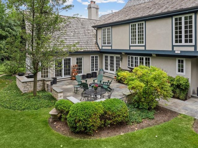 3 Old Hunt Road, Northfield, IL 60093