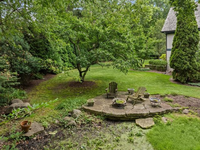 3 Old Hunt Road, Northfield, IL 60093