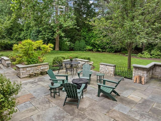 3 Old Hunt Road, Northfield, IL 60093