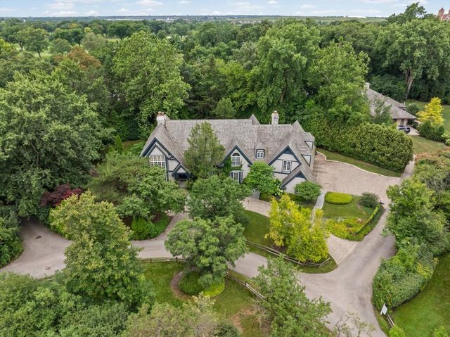 3 Old Hunt Road, Northfield, IL 60093
