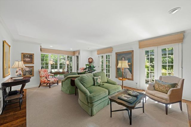 3 Old Hunt Road, Northfield, IL 60093