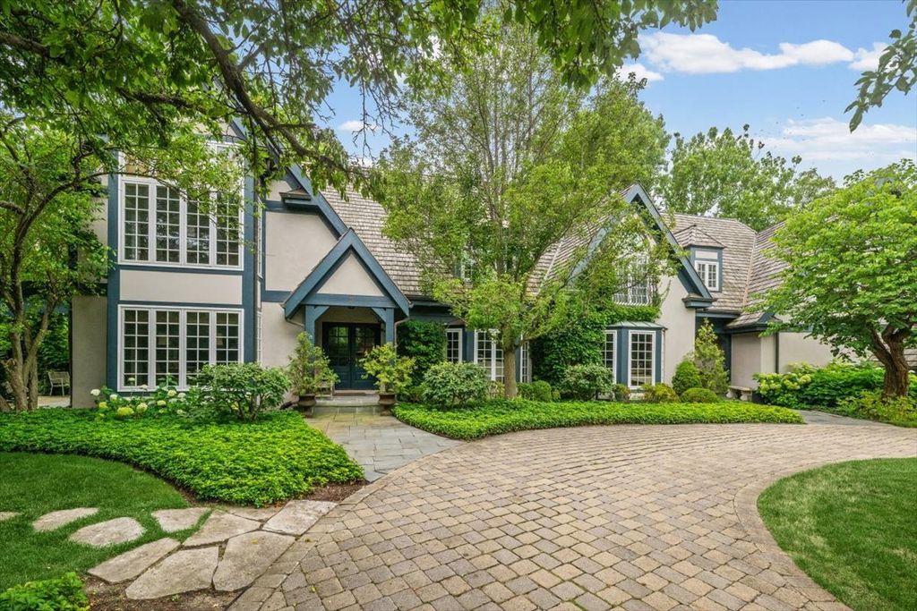 3 Old Hunt Road, Northfield, IL 60093